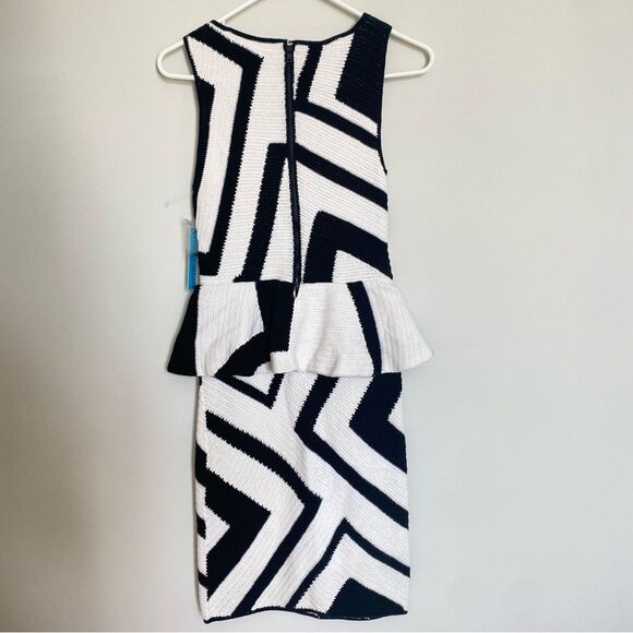 Alice + Olivia Monaco Crochet Pleated Peplum Dress Black and White Size XS NWT - Picture 8 of 13